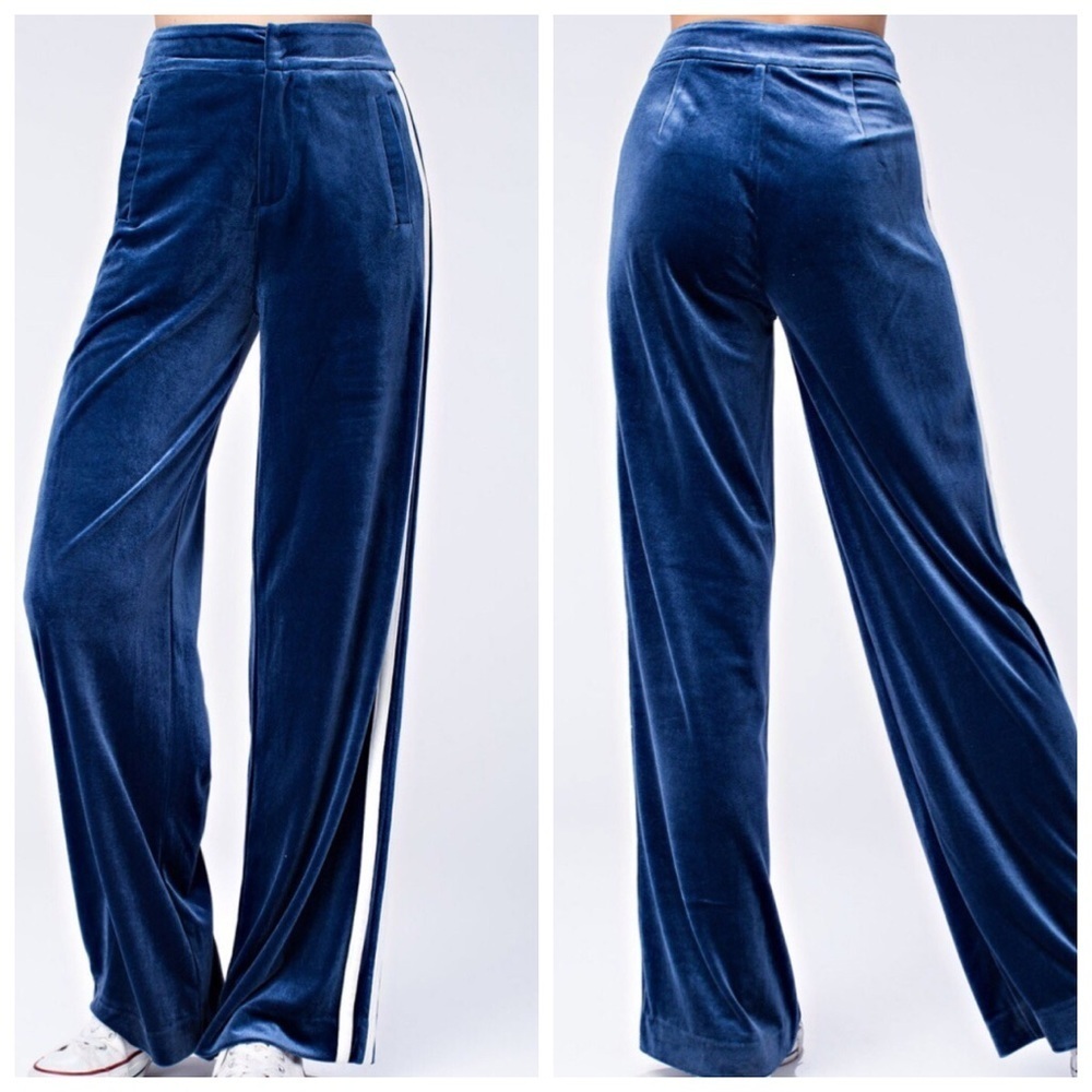 🆕RESTOCK Velvet track pant.
